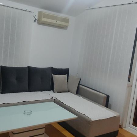Jovana -- Porodicni Apartmani Igalo Herceg Novi Rum bild