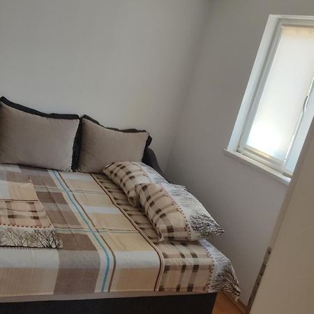 Jovana -- Porodicni Apartmani Igalo Herceg Novi Rum bild