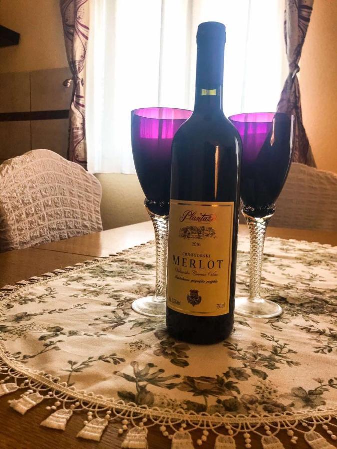 Jovana -- Porodicni Apartmani Igalo Herceg Novi Exteriör bild