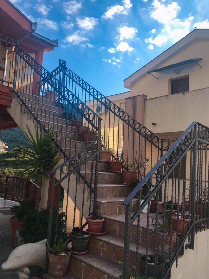 Jovana -- Porodicni Apartmani Igalo Herceg Novi Exteriör bild