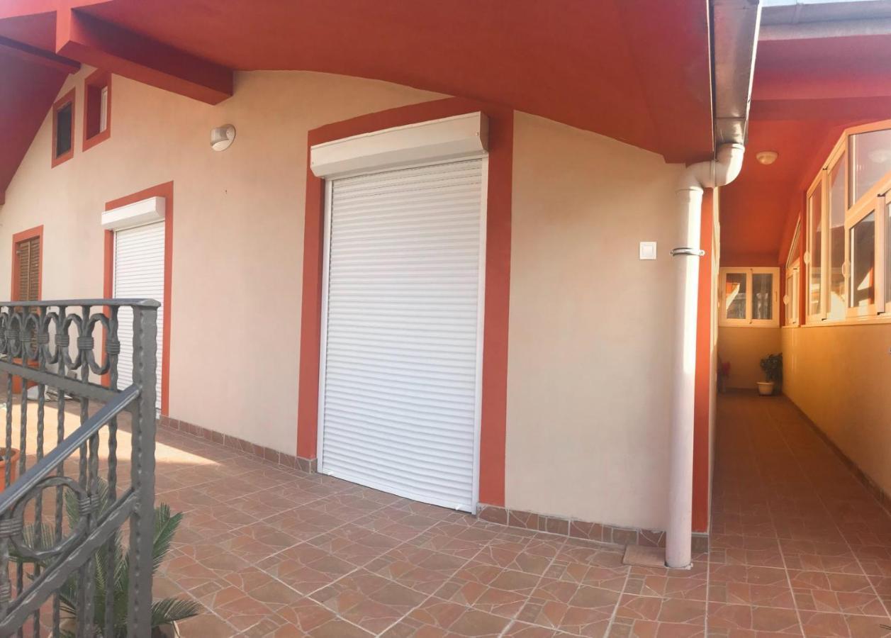 Jovana -- Porodicni Apartmani Igalo Herceg Novi Exteriör bild