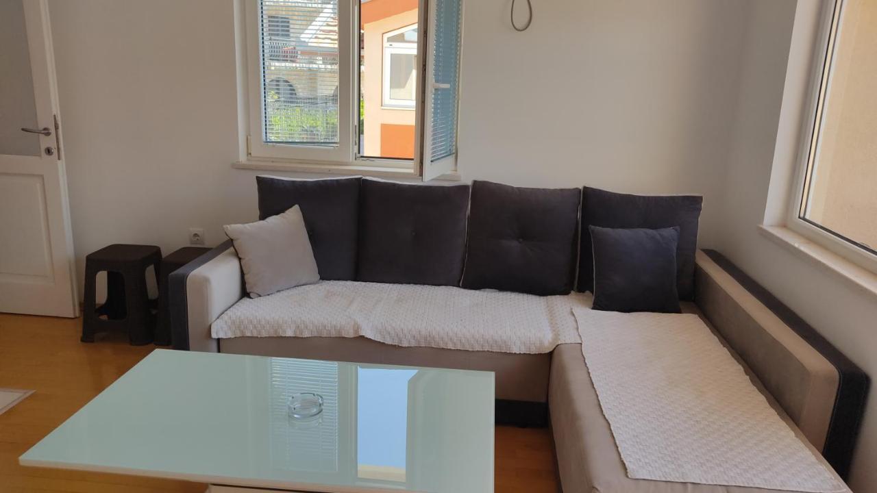 Jovana -- Porodicni Apartmani Igalo Herceg Novi Exteriör bild